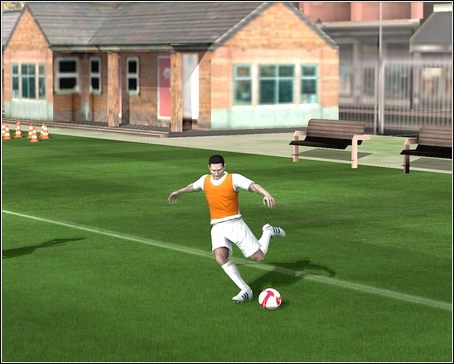 Podstawowy cross wykonuje się klawiszem [dośrodkowanie] - Dośrodkowania | Sterowanie w FIFA 09 - FIFA 09 - poradnik do gry