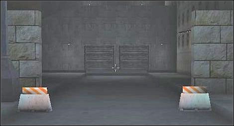 Należy wejść do środka i przeszukać wszystkie pomieszczenia, nawet toalety, w których znajdziesz przydatne rzeczy - Misja 4 | Solucja Deus Ex - Deus Ex - poradnik do gry