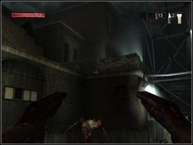 Nim wejdziesz znajdującą się po lewej drabiną na górę, zabierz z małej wnęki po prawej pistolety maszynowe - Odrzucenie silnych - Część trzecia - The Suffering: Zniewolony - poradnik do gry