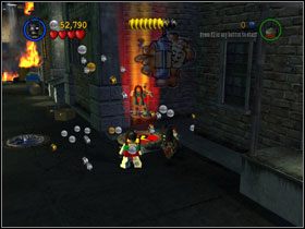 Po prawej znajdziesz Magnetic Suit oraz cywila w opałach () - In the Dark Night (cz.3) | Heros Episode 3 | LEGO Batman The Videogame - LEGO Batman: The Videogame - poradnik do gry