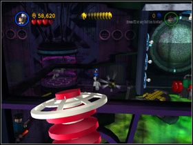 Po prawej stronie Broni, znajdziesz ostatni Kanister (#10) - An Enterprising Theft (cz.3) | Villiant Episode 4 | LEGO Batman The Videogame - LEGO Batman: The Videogame - poradnik do gry