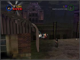 Free Play: Wejdź po metalowej ściance na lewo od gargulca - Stealing the Show (cz.2) | Villiant Episode 5 | LEGO Batman The Videogame - LEGO Batman: The Videogame - poradnik do gry