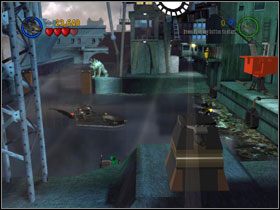 Zniszcz dwie łodzie stojące w rogu u góry, gdy zatoną, dostaniesz Kanister (#6) - Harboring a Grudge (cz.1) | Villiant Episode 5 | LEGO Batman The Videogame - LEGO Batman: The Videogame - poradnik do gry
