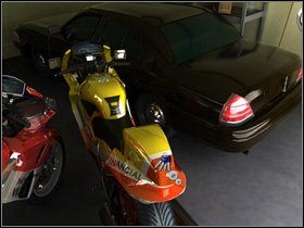 Rzuć kluczyki bratu z okna wspólnego pokoju - Poradnik do gry - Biznes jak zawsze (Bussines as usual) - The Hardy Boys: The Hidden Theft - poradnik do gry