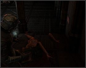 Na ścianie po prawej wisi szafka z Węzłem mocy - Nowe transporty (cz.2) | Rozdział 01 | Solucja Dead Space - Dead Space - poradnik do gry