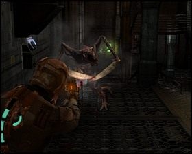 Teraz musimy szybko aktywować naprawę kolejki za pomocą dużej konsoli znajdującej się na środku, po otrzymaniu komunikatu i nowego zadania zostaniemy zaatakowani - Nowe transporty (cz.2) | Rozdział 01 | Solucja Dead Space - Dead Space - poradnik do gry