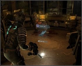 Na końcu oszklonej poczekalni obok wyjścia z kolejki znajduje się szafka - Korekta kursu (cz.1) | Rozdział 03 | Solucja Dead Space - Dead Space - poradnik do gry