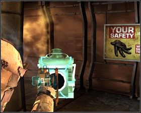 Płomienie obejdziemy skręcając w lewo, potem w prawo i za plakatem znowu w lewo odpowiednio unikając płomieni - W próżnię (cz.3) | Rozdział 07 | Solucja Dead Space - Dead Space - poradnik do gry