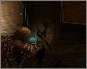 Przed wejściem na boisko jest szafka oraz Dziennik tekstowy opisujący grę w grawitacyjnego kosza - Koniec dni (cz.2) | Rozdział 10 | Solucja Dead Space - Dead Space - poradnik do gry