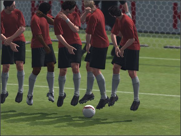 Można spróbować strzału, a właściwie dośrodkowania po ziemi - Stałe fragmenty gry | Pro Evolution Soccer 2009 - Pro Evolution Soccer 2009 - poradnik do gry
