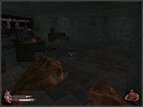 Wybiegnij po schodach na górę, a potem zbiegnij na dół - koło kapitanatu zaatakują kolejni komandosi - Fabryka (część I) | Dusk-12 Strefa Śmierci - Dusk-12: Strefa Śmierci - poradnik do gry