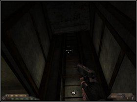 Skieruj się do karetek - za nimi ujrzysz szyb windy - Szpital (część II) | Dusk-12 Strefa Śmierci - Dusk-12: Strefa Śmierci - poradnik do gry