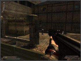 Pierwsza część podróży kończy się przy bramie - gdy będziecie do niej dojeżdżać, obróć się w lewo - na dziedzińcu są 2-3 strażnicy - Kamaz (część I) | Dusk-12 Strefa Śmierci - Dusk-12: Strefa Śmierci - poradnik do gry