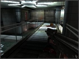 W sali skręć w prawo i wyjdź po schodach na górę - Lodowiec | Dusk-12 Strefa Śmierci - Dusk-12: Strefa Śmierci - poradnik do gry