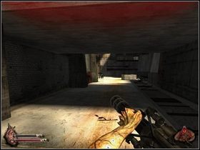 Przejdź pod mostem i skręć w prawo - żołnierze już czekają, kolejni wyskoczą za Twoimi plecami - Stacja telewizyjna cz.3 | Dusk-12 Strefa Śmierci - Dusk-12: Strefa Śmierci - poradnik do gry