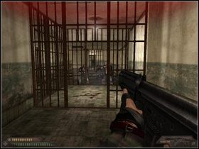 Wejdź do środka - podejdź kawałek i stań - Więzienie | Dusk-12 Strefa Śmierci - Dusk-12: Strefa Śmierci - poradnik do gry