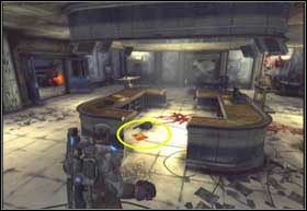 Dzięki podziałowi sił, w dużym pomieszczeniu przypominającym kuchnię zaatakujecie Szarańczę z dwóch stron - Desperacja | Ostrze włóczni | Gears of War 2 - Gears of War 2 - poradnik do gry