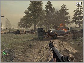 Podnieś opartą o ścianę broń, opuść budynek i dołącz do oddziału (#78) - Ich kraj, ich krew (cz.1) | Kampania Call of Duty World at War - Call of Duty: World at War - poradnik do gry