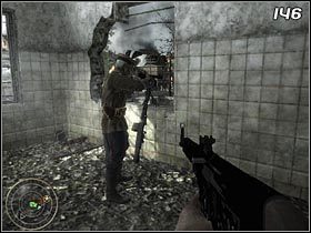 Załatwiwszy oponentów podejdź do rozwalonej ściany, która pozwala objąć wzrokiem całe podwórze (#147) - Stalowe koło | Kampania Call of Duty World at War - Call of Duty: World at War - poradnik do gry