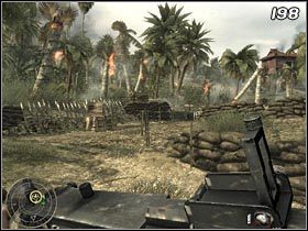 Przeciwnicy ujawnią się w tym samym momencie, gdy znajdziesz się przy skrzyniach, dlatego błyskawicznie zabierz się za ich likwidację (#198) - Punkt przełamania (cz.1) | Punkt przełamania Call of Duty World at War - Call of Duty: World at War - poradnik do gry