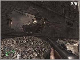 Wejdź do budynku i szybko znajdź schronienie, gdyż wrogowie strzelają niezwykle celnie - Serce Rzeszy | Punkt przełamania Call of Duty World at War - Call of Duty: World at War - poradnik do gry
