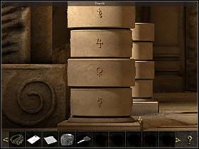 Teraz należy obrócić obręcze, z jakich składa się każdy postument (ikonka lupki w środkowej czy dolnej części postumentu; zbliżenie), by ustawić je w sposób zgodny ze wskazówką zawartą w dokumentach watykańskich (trzecia strona; do odszukania w Dokumentach na pasku w górze ekranu) - Podziemia - La Valletta; wyspa Gozo, 9 listopada 2008 - Chronicles of Mystery: Rytuał Skorpiona - poradnik do gry
