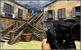 Idź schodami na górę [02] i wyjdź na zewnątrz, zobaczysz tam schody - kieruj się do nich - Etap II - Siena (cz.2) | Quantum of Solace - Quantum of Solace - poradnik do gry