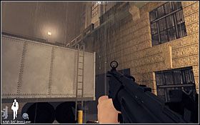 Po ich wykończeniu skorzystaj z drabinki przymocowanej do ciężarówki [04] i wejdź na balkon - Etap VII - Science Center Exterior (cz.1) | Quantum of Solace - Quantum of Solace - poradnik do gry
