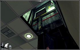 W trakcie przejażdżki dojdzie do awarii, co zmusi Cię do opuszczenia windy wyjściem w suficie - Etap VIII - Science Center Interior (cz.2) | Quantum of Solace - Quantum of Solace - poradnik do gry