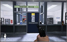 Następnie skieruj się do kolejnych, zamkniętych drzwi - Etap IX - Miami Airport (cz.2) | Quantum of Solace - Quantum of Solace - poradnik do gry