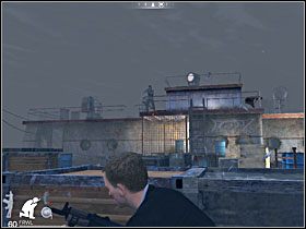 Uważaj również na wrogów na dachu pokładu, to oni stanowią największe zagrożenie - Etap XIII - Barge (cz.1) | Quantum of Solace - Quantum of Solace - poradnik do gry