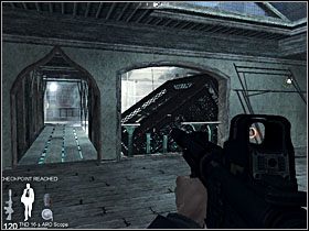 Idąc tamtędy, dostaniesz się w pobliże metalowej uszkodzonej windy - Etap XIV - Venice (cz.3) | Quantum of Solace - Quantum of Solace - poradnik do gry