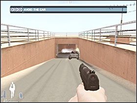 W trakcie pokonywania tejże drogi zostanie przeprowadzona próba rozjechania Cię [01] - kiedy zauważysz auto, odczekaj moment i jak będzie blisko Ciebie, odskocz w bok - Etap XV - Eco Hotel (cz.1) | Quantum of Solace - Quantum of Solace - poradnik do gry