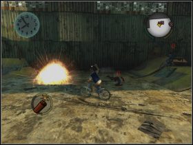 W hali do której zaprowadziłeś rowerzystów aż roi się od greasers - Rozdział III (3) | Opis przejścia Bully Scholarship Edition - Bully: Scholarship Edition - poradnik do gry