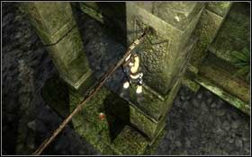 Przeskakuj z krawędzi na krawędź, aż w końcu znajdziesz się na drążku prowadzącym do trzeciego rzędu kolumn - Coastal Thailand - Remnants (cz.2) | Solucja Tomb Raider Underworld - Tomb Raider: Underworld - poradnik do gry