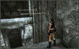 Przed kolejną dziurą wejdź na gzymsach i drążkach na szczyt czegoś, co przypomina kamienną bramę - Coastal Thailand - Bhogavathi (cz.3) | Solucja Tomb Raider Underworld - Tomb Raider: Underworld - poradnik do gry