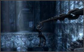 W pomieszczeniu w górę i w dół poruszają się oba ciężarki, jednakże nie da się na nie tak po prostu wskoczyć - Jan Mayen Island - Valhalla (cz.2) | Solucja Tomb Raider Underworld - Tomb Raider: Underworld - poradnik do gry