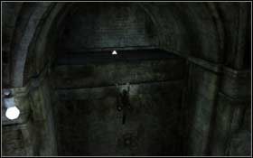 [62] Na galerii po prawej stronie, po tym jak przeskoczysz po trzech drążkach przez wyrwę - Croft Manor - Protected by the Dead | Sekrety Tomb Raider Underworld - Tomb Raider: Underworld - poradnik do gry