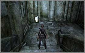 [63] Kilkanaście kroków dalej od [62] , w połowie schodów - Croft Manor - Protected by the Dead | Sekrety Tomb Raider Underworld - Tomb Raider: Underworld - poradnik do gry