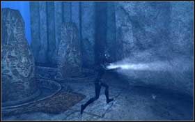 [156] Za dwoma urządzeniami, na prawo od zawalonego, głównego wejścia do fortecy - Arctic Sea - Helheim (cz.1) | Sekrety Tomb Raider Underworld - Tomb Raider: Underworld - poradnik do gry