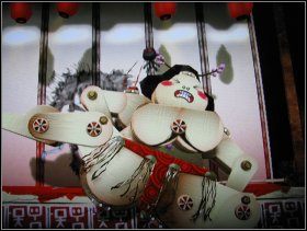 Biegniemy w prawo i chwytamy wojownika ninja - 2. Senseis Lost Castle | The Islands | LittleBigPlanet - LittleBigPlanet - poradnik do gry