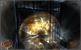 Tym razem uzbrojony jest w broń maszynową, dlatego też dobrze jest uskoczyć do wspomnianej celi - [Solucja] Fear cz.1 | Cryostasis Arktyczny Sen - Cryostasis: Arktyczny Sen - poradnik do gry