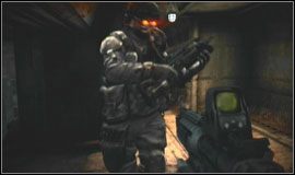 Konwój jest na razie bezpieczny, wspólnie z Garzą musicie go jednak wciąż osłaniać - Rzeka Korynt | Misje Killzone 2 - Killzone 2 - poradnik do gry