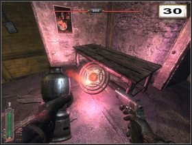 Zanim jednak weźmiesz się za destrukcję, zainteresuj się ruinami, jakie dostrzeżesz zaraz po wyjściu po schodach na dach - Rozdział 1 - Okopy (cz.3) | Solucja NecroVision - NecroVision - poradnik do gry