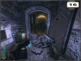 Jeżeli zdecydowałeś się na tą drugą opcję zauważ, że ze zniszczonego fragmentu kompleksu zwisa łańcuch (15) - Rozdział 2 - Forteca (cz.2) | Solucja NecroVision - NecroVision - poradnik do gry