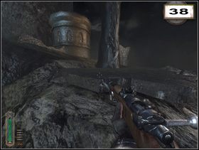 Goniąc za Zimmermanem dotrzesz do następnej budowli ulokowanej między skałami - Rozdział 3 - Wzgórze (cz.3) | Solucja NecroVision - NecroVision - poradnik do gry