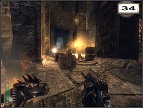 Niedługo zobaczysz kolejnego mecha, którego próbuje osłaniać kilku wampirów chowających się za skrzynkami (34) - Rozdział 6 - Krecie Podziemie (cz.4) | Solucja NecroVision - NecroVision - poradnik do gry