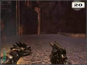 Zanim wejdziesz do fortecy zajrzyj za prawy róg budowli (20) zabierając sekretny miotacz ognia - Rozdział 9 - Zemsta smoka (cz.2) | Solucja NecroVision - NecroVision - poradnik do gry