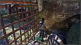 Spod schodów obrócił się w o 180 stopni i zobaczył dwa łuki z kratami blokującymi przejście - Rozdział 5 The Fortress | Przygoda | Solucja Uncharted Drakes Fortune - Uncharted: Drakes Fortune - poradnik do gry
