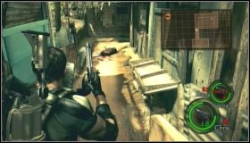 Poruszając się naprzód, znajdziemy zarżnięte zwierzę - Civilian Checkpoint (1-1) | Opis przejścia Resident Evil 5 - Resident Evil 5 - poradnik do gry